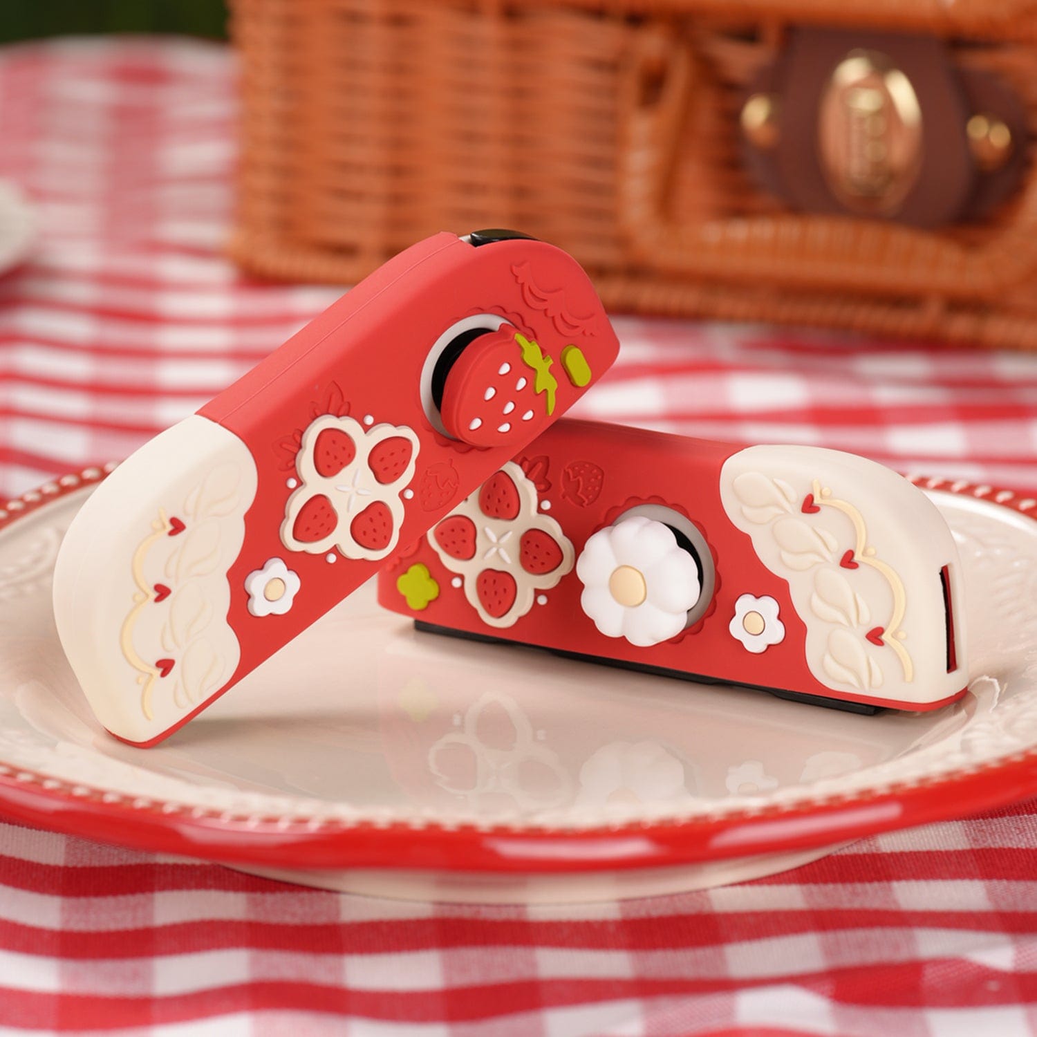 GeekShare Cream Strawberry Silicone Protective Case